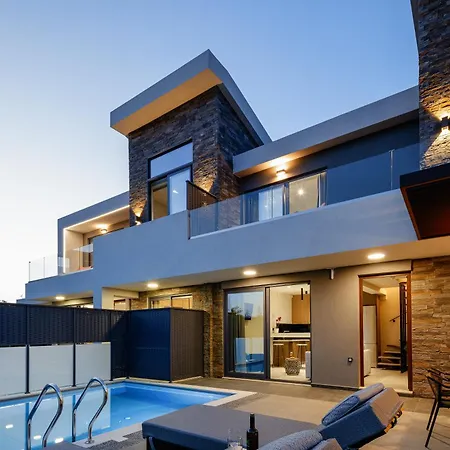 Villagioi - Luxury Villas, Private Pools, 450m To The