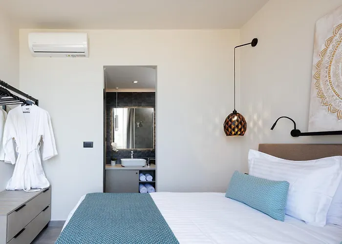 Villagioi - Luxury Villas, Private Pools, 450m To The