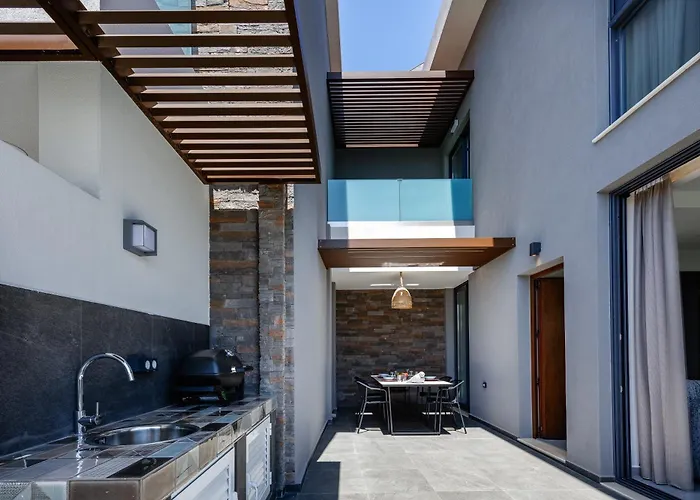 Villagioi - Luxury Villas, Private Pools, 450m To The