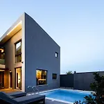 Villa Villagioi - Luxury Villas, Private Pools, 450m To The La Canea