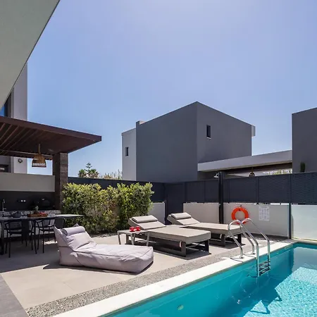 Villagioi - Luxury Villas, Private Pools, 450m To The וילה